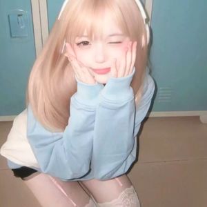 丰满女人裸体婬交视频
